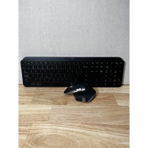 Logitech MX Keys Keyboard + MX Master 3 for Mac Mouse Combo – Unifying Receiver - Picture 3 of 13